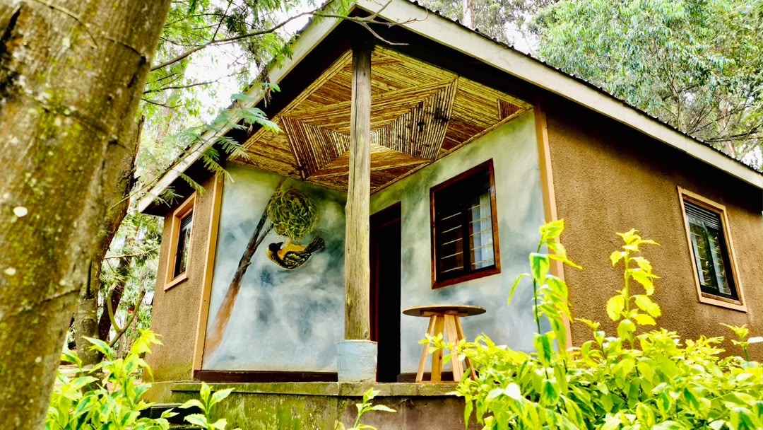 Cottage with Kingfisher mural